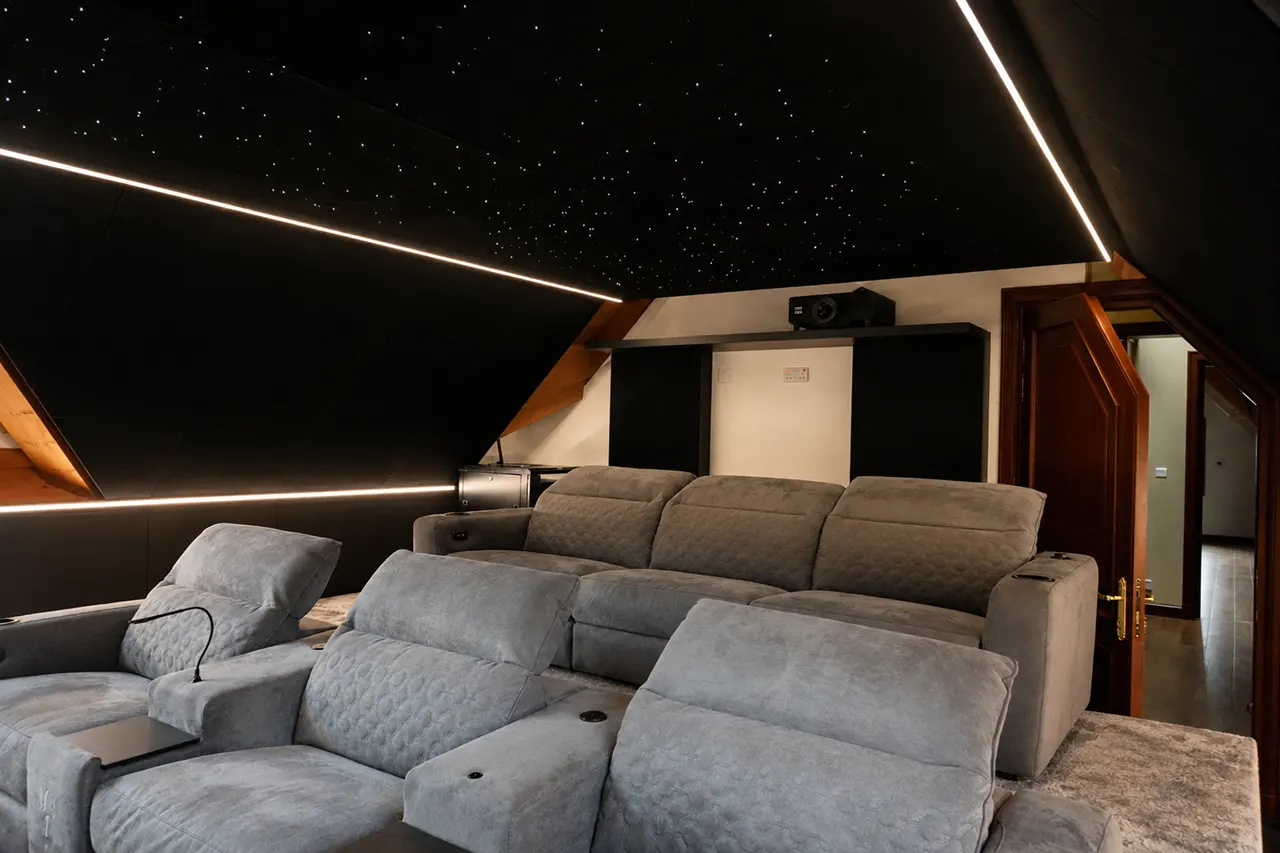 Ultraexperience – Home Teather Africa 05